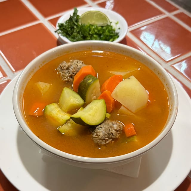 Sopa de Albóndigas.