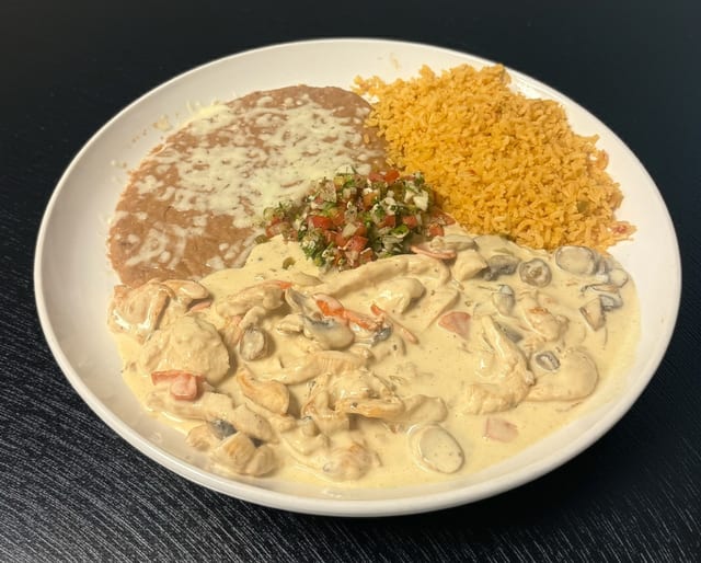Pollo a La Crema.
