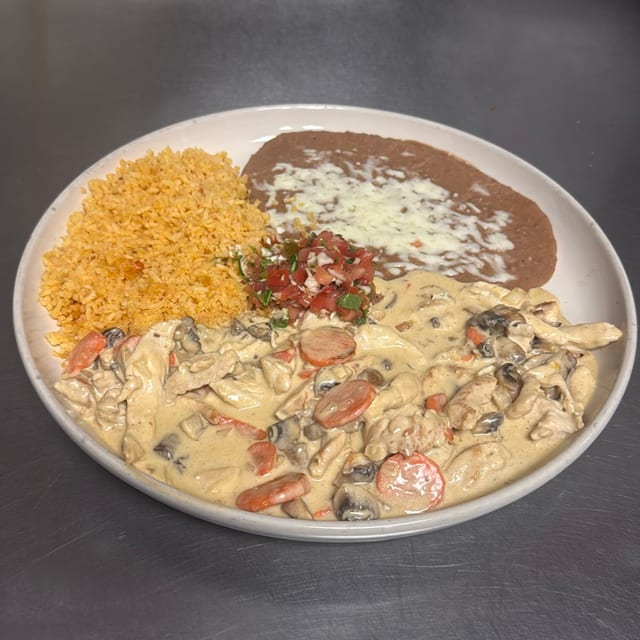Pollo a La Crema.